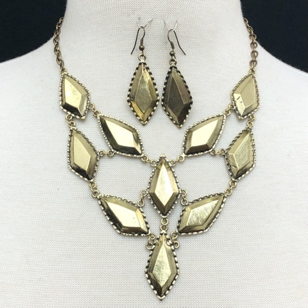 Fashion Jewelry Gold Faceted Geometric Necklace with Matching Earrings
